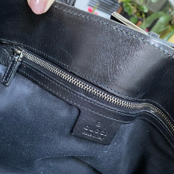 Gucci Black Monogram GG Belt Motif Tote Bag - Picture 9 of 9